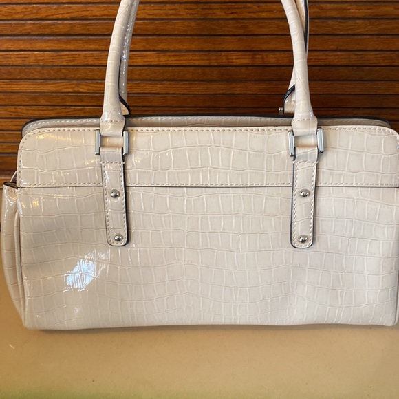 Guess Purse new with tag - Picture 5 of 8